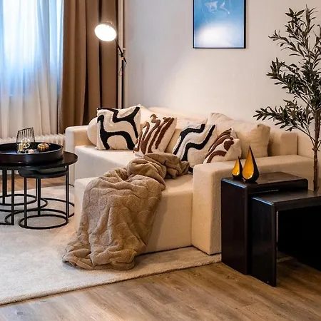 Business & Auszeit Bei Duesseldorf L Pool L Sauna Apartment *