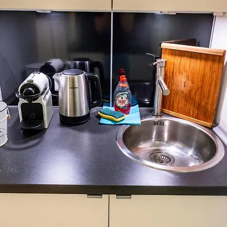 Business & Auszeit Bei Duesseldorf L Pool L Sauna Apartment *